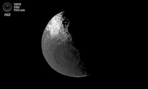 Спутники Сатурна.  Снимки космического аппарата Кассини. 01