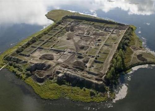 Крепость пор - бажын служила входом в шамбалу? Крепость пор - бажын служила входом в шамбалу?