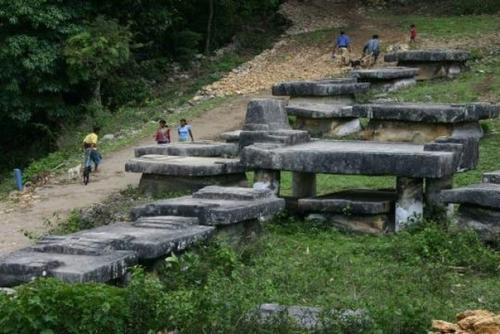 Каменные гости из прошлого - мегалиты Индонезии. 05