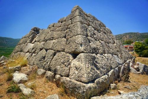 Пирамида эллиникон.  Греция. 01