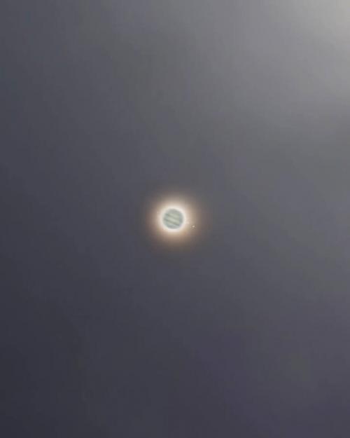 Астрофотограф собрал невероятное фото луны и Юпитера из 240 000 кадров. 05