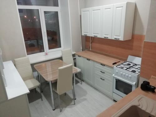 Антон савчук уже несколько лет бесплатно делает ремонты ветераном ВОВ. 02