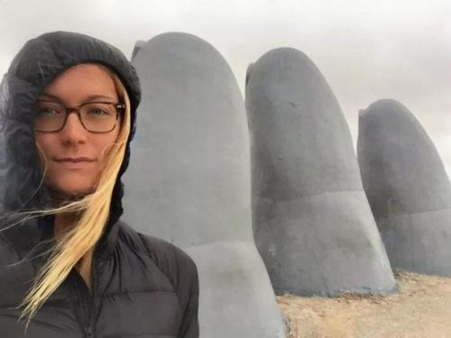 Мне интересно сколько она денег потратила? 01