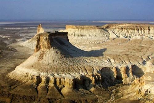 Мангистау (ранее Мангышлак) - этим словом одновременно называют область, район, полуостров и горы на Западе Казахстана. 03