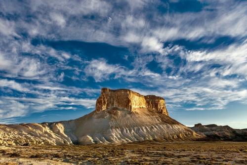 Мангистау (ранее Мангышлак) - этим словом одновременно называют область, район, полуостров и горы на Западе Казахстана. 02