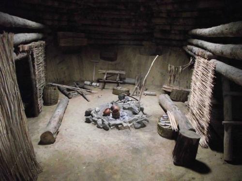 Аркаим. Это древнее поселение, расположенное на юге челябинской области, называют самым загадочным археологическим памятником России. 02