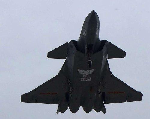 Китай начинает производство истребителей - невидимок пятого поколения J - 20. Китай начинает производство истребителей - невидимок пятого поколения J - 20.