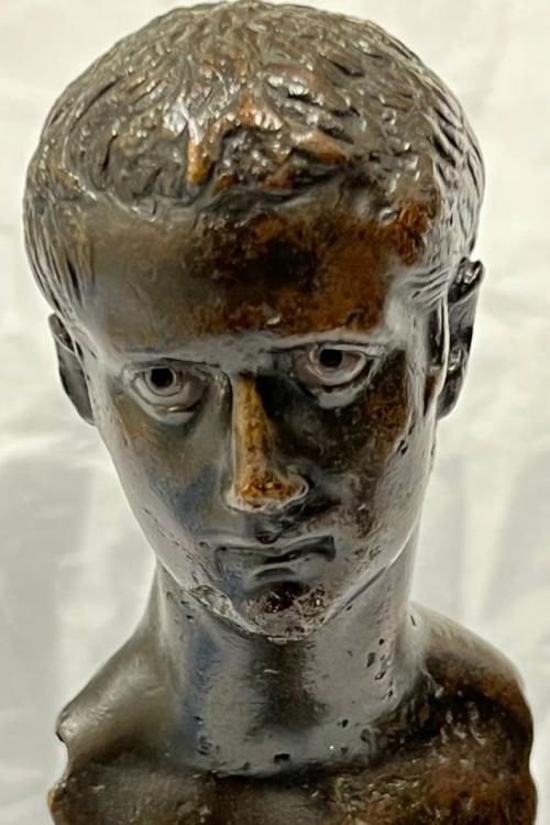 Бронзовый Гай Калигула из коллекции родоначальника готической литературы Хораса уолпола (автора легендарного романа 