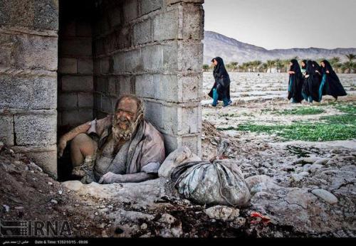 Достижение в книге рекордов Гиннеса установил 80-летний житель Ирана Аму хаджи, который не мылся в течение 60 лет. Достижение в книге рекордов Гиннеса установил 80-летний житель Ирана Аму хаджи, который не мылся в течение 60 лет.