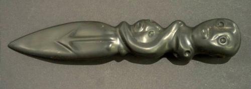 Генетический диск.  Диаметр этого каменного круга из Колумбии - 27 сантиметров, вес - около 2 килограммов. 02