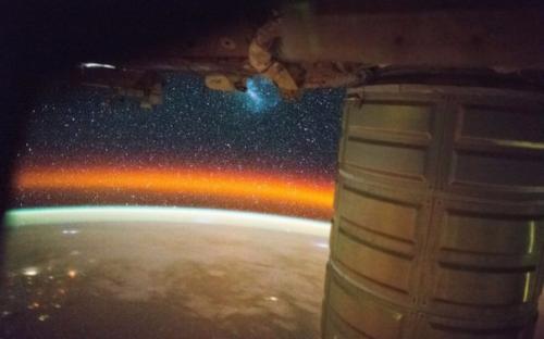 Африка, Cygnus и большое магелланово облако.