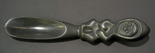 Генетический диск.  Диаметр этого каменного круга из Колумбии - 27 сантиметров, вес - около 2 килограммов. 01