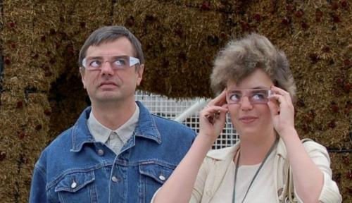 В зоопарке Роттердама посетителей заставляют надевать вот такие очки. 02