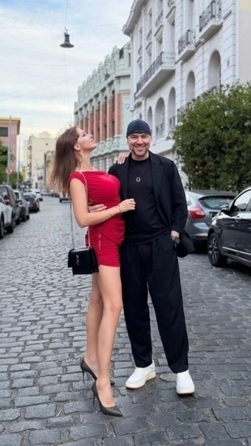 А у Полины Дибровой с романом товстиком аргентинские страсти. 01