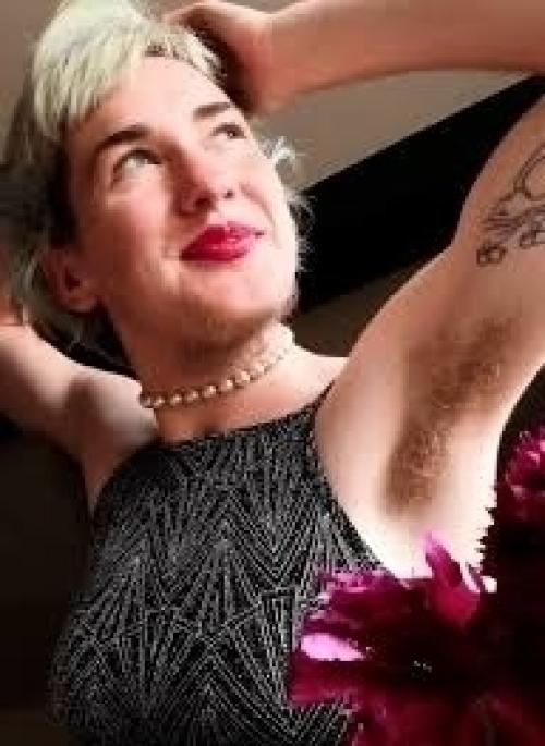 Решила и перестала брить лицо и тело на два года и прославилась в сети. 01