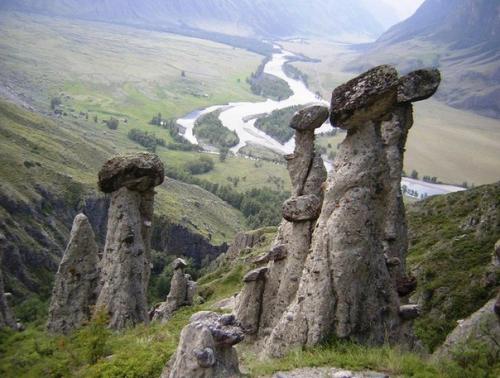 * Чудеса Алтая *.  Люди так увлеклись заграничными курортами, что забыли о том, что наша страна гораздо больше всей Европы.