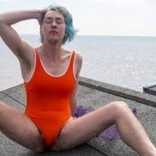 Решила и перестала брить лицо и тело на два года и прославилась в сети. 02