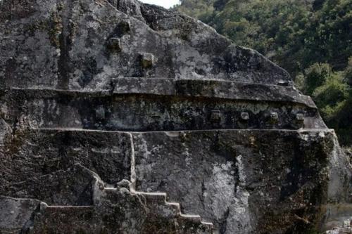 Юрак - руми - необычный древний артефакт из перу. 05