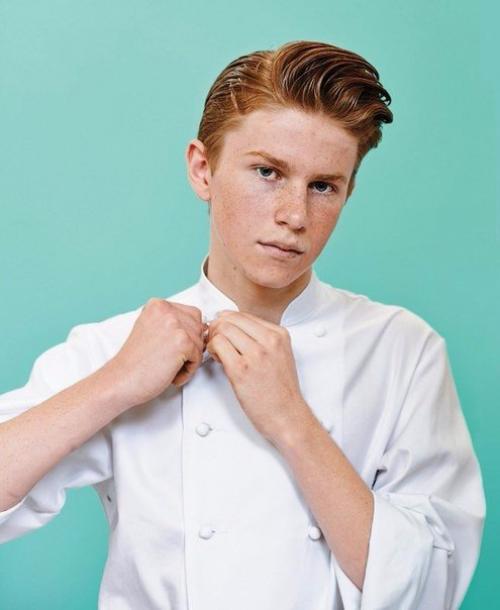 Согласно семейной легенде, флинн макгарри начал готовить на всю семью еще в 11 лет, потому что ему не нравилась готовка мамы. 04