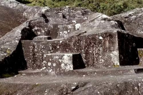 Юрак - руми - необычный древний артефакт из перу. 03