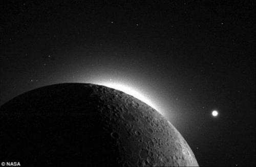 Шары в космосе: загадочное явление во время знаменитого эксперимента наса.
