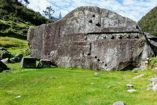 Юрак - руми - необычный древний артефакт из перу. 01