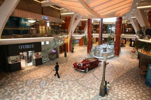 Самый большой круизный лайнер. 06