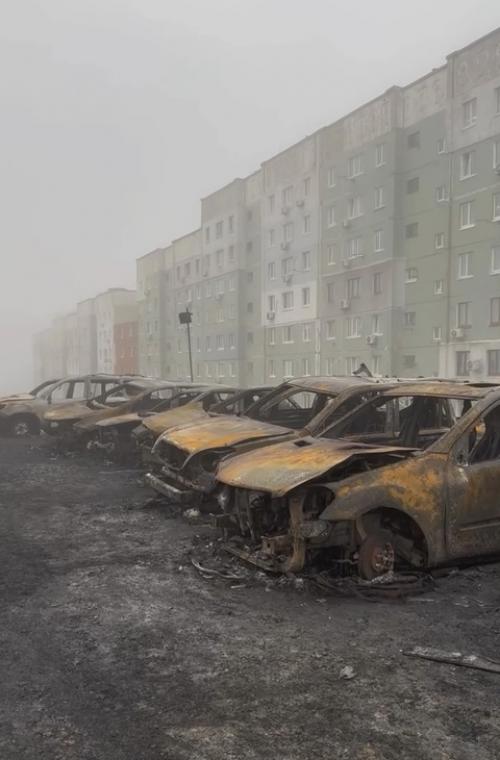 Из-за поджога одного автомобиля во Владивостоке сгорела 21 машина. 01