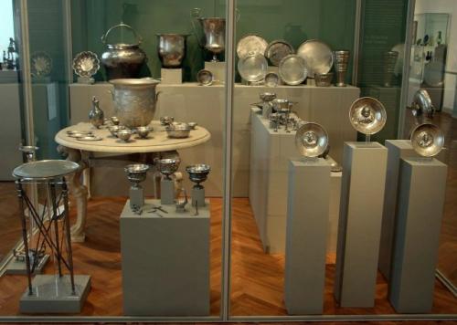 Из этой посуды ели - пил сам квинтилий вар?  