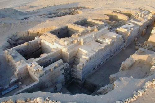 О храме билькис, обнаруженном на территории древнего сабейского государства. 01