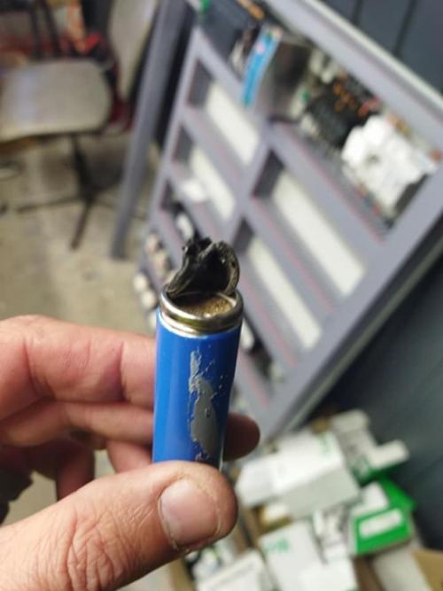 Дали павербанк глянуть. 03