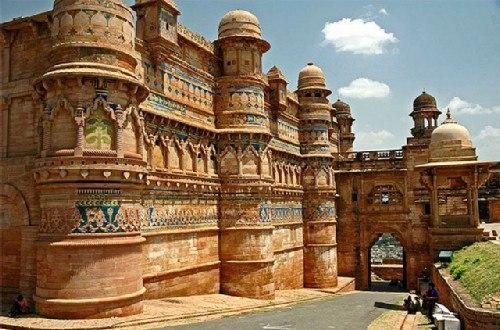 Форт гвалиор.  История города гвалиор, расположенного в индийском штате мадхья-прадеш, берет свое начало в Viii столетии. 01