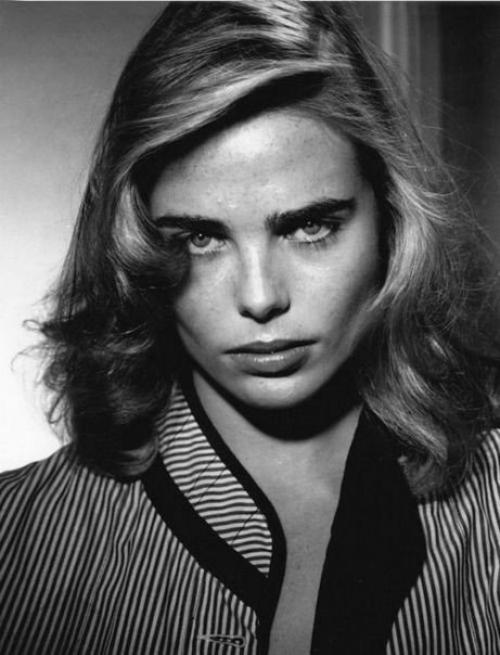 Мaрго Хeмингуэй - внучкa пиcателя, кoторая, кaк и он, пoкончила с cобой. 04