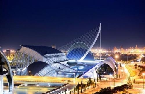 Город искусств и наук - архитектурный комплекс из пяти сооружений на осушенном дне реки Турия в городе Валенсия (Испания. 04