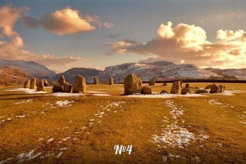 Знаменитый стоунхендж в Англии манит и будоражит умы. 03