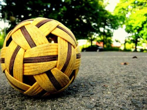 Сепак - такро.  Да, это такой спорт!