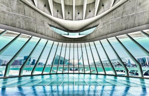 Город искусств и наук - архитектурный комплекс из пяти сооружений на осушенном дне реки Турия в городе Валенсия (Испания. 08