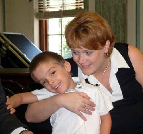 Как выглядит сегодня мальчик со знаменитого фото Рука Надежды. 02 Как выглядит сегодня мальчик со знаменитого фото Рука Надежды. 02