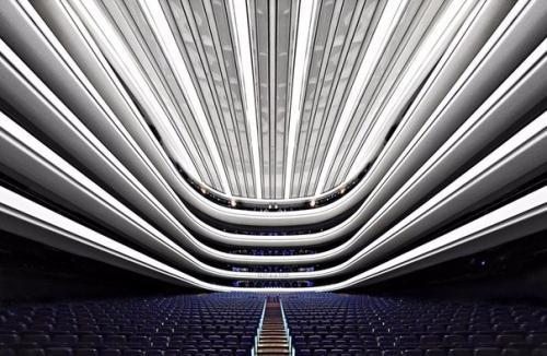 Город искусств и наук - архитектурный комплекс из пяти сооружений на осушенном дне реки Турия в городе Валенсия (Испания. 07