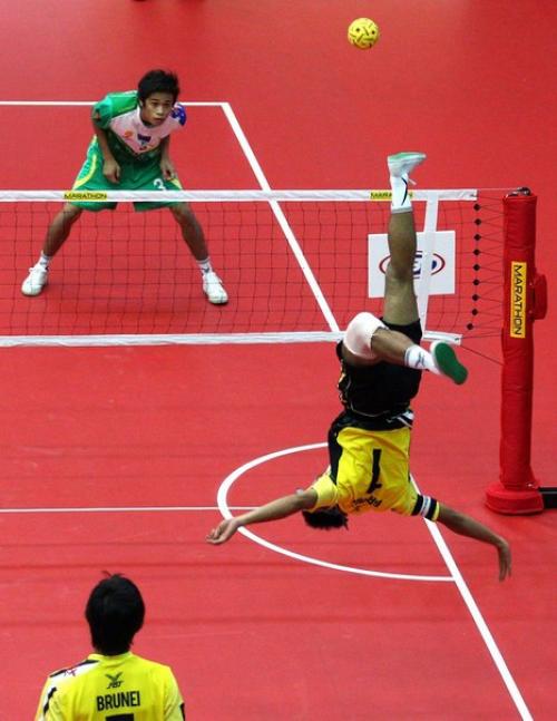 Сепак - такро.  Да, это такой спорт! 02