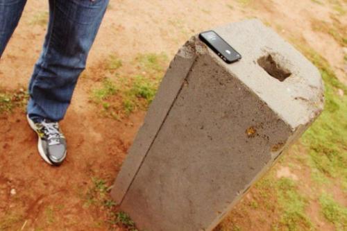 В 70 километрах к Западу от Ла-паса высоко в Андах на высоте 3600 метров над уровнем моря, находятся руины пума - пунку. 05 В 70 километрах к Западу от Ла-паса высоко в Андах на высоте 3600 метров над уровнем моря, находятся руины пума - пунку. 05