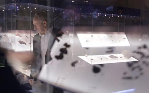 Скоро мы запустим проект Эволюция: от микробов до границ вселенной. 02