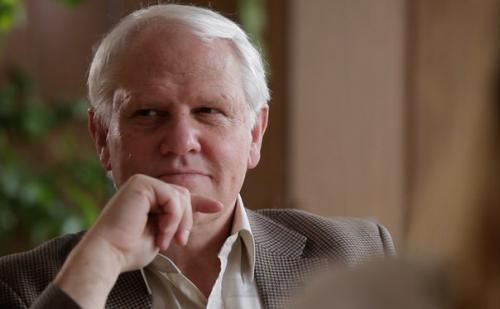 Скоро мы запустим проект Эволюция: от микробов до границ вселенной.