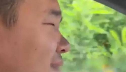 Электричка китайца считает, что ездит с закрытыми глазами. 01