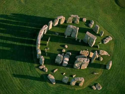 Стоунхендж был построен, чтобы объединить воюющие британские племена. 01 Стоунхендж был построен, чтобы объединить воюющие британские племена. 01