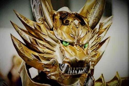 Останки волка в золотых доспехах на месте древнего храма. 01