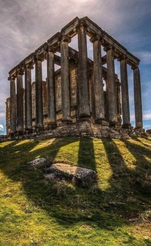 Храм зевса в древнем городе айзаной на территории современной Турции. 01