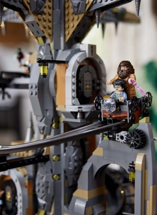 Лего анонсировал огромный набор по банку Гринготтс из гарри Поттера. 02