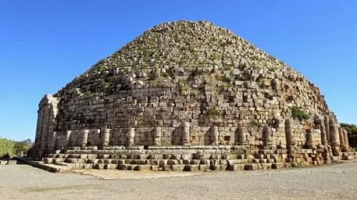 Древняя могила римлянки: лабиринт вместо сокровищ. 01