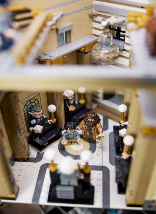 Лего анонсировал огромный набор по банку Гринготтс из гарри Поттера. 03